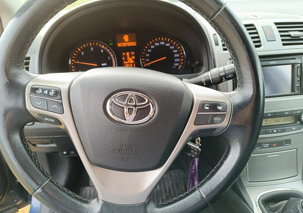 Toyota Avensis cena 23900 przebieg: 301000, rok produkcji 2010 z Węgliniec małe 596